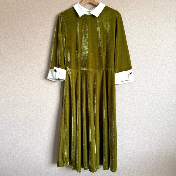 Tailor & Twirl Dresses & Skirts - Tailor & Twirl NWT Velvet Dress Green Mod Retro 60s Revival Quirky Sz XL